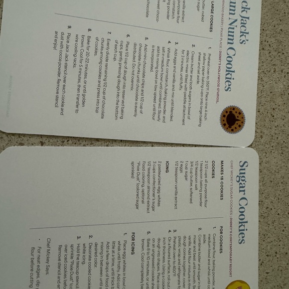 New Disney Passholder Holiday Ornaments and Recipe Cards in Envelope - Picture 3 of 5